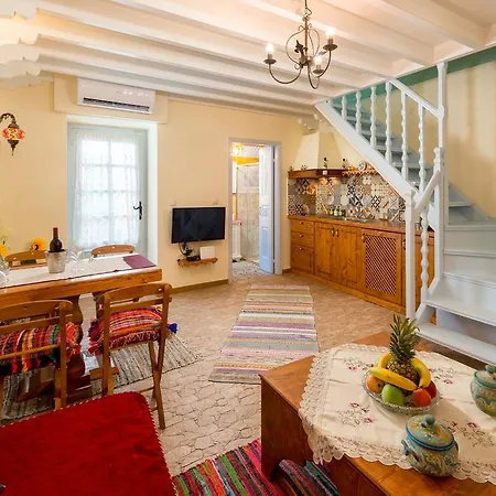 Feriehus Giorgos' Old Story 2bed Stone House With Private Hamam In The Old Town *