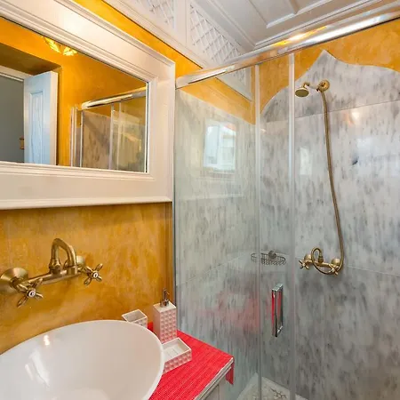 Giorgos' Old Story 2bed Stone House With Private Hamam In The Old Town Feriehus *