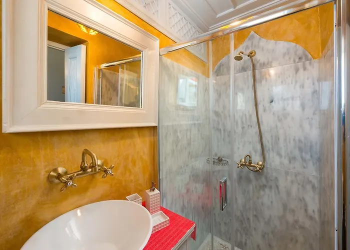 Giorgos' Old Story 2bed Stone House With Private Hamam In The Old Town Tatil Evi *